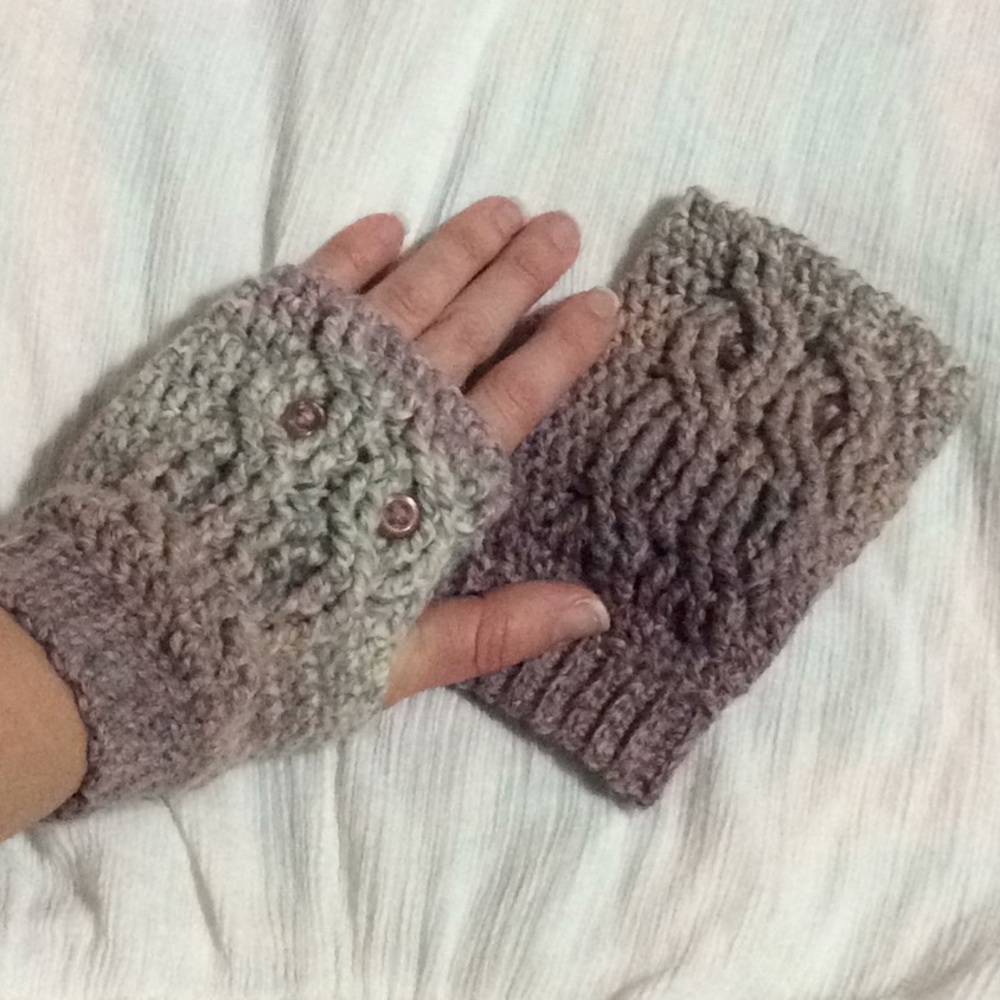 Cute women’s owl fingerless gloves handmade! - Picture 1 of 3
